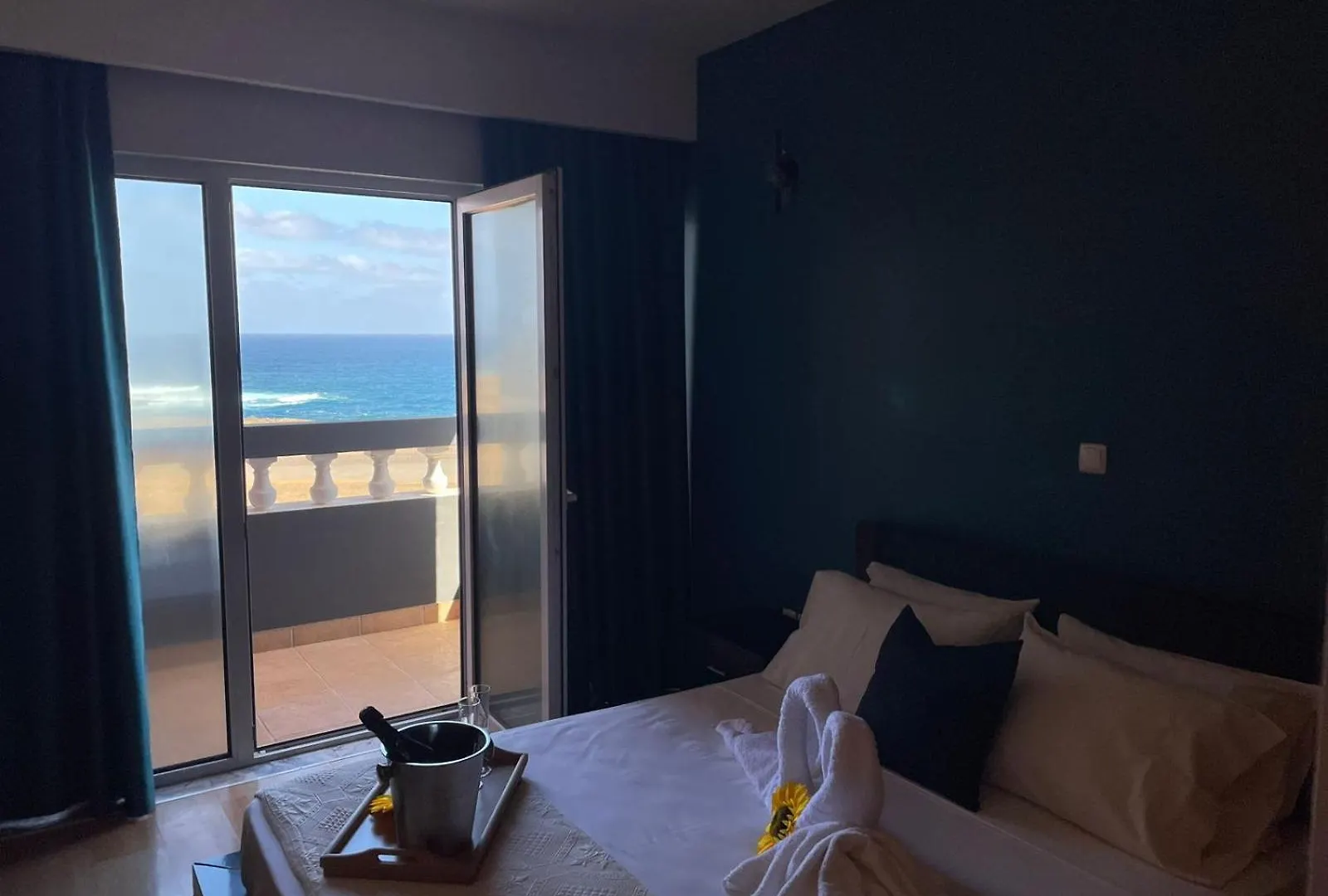 Residencial Sol Point Art Bed & Breakfast Ponta Do Sol